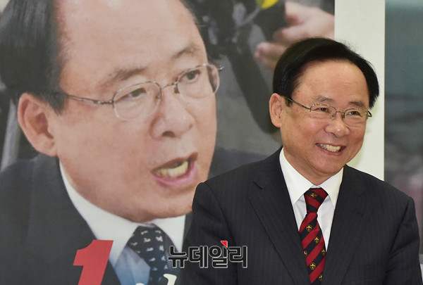 자유한국당 이주영 의원이 6일 오전 의원회관에서 열린 중립후보 단일화 토론회에 참석해 미소짓고 있다. ⓒ뉴데일리 이종현 기자