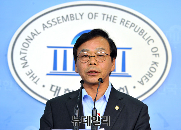 ▲ 자유한국당 이완영 의원. ⓒ뉴데일리 DB