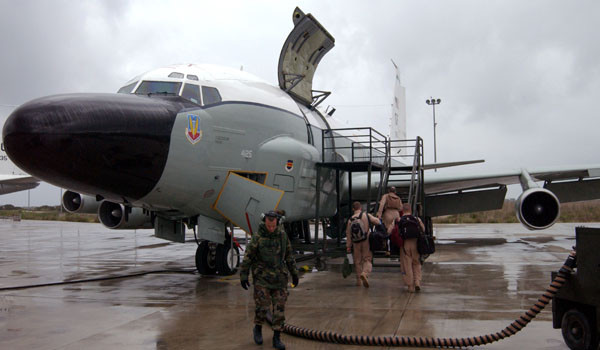 ▲ 이륙 준비 중인 RC-135W 리벳 조인트 특수정찰기. 2003년 4월 촬영한 사진이라고 한다. ⓒ美공군 공개사진.