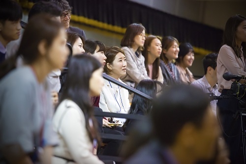 ▲ 경희사이버대학교 특강에 참여하고 있는 학생들. ⓒ경희사이버대