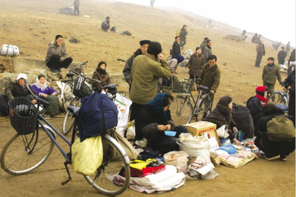 ▲ 북한 장마당의 모습. ⓒ시사주간지 '미래한국' 장마당 관련보도 화면캡쳐.