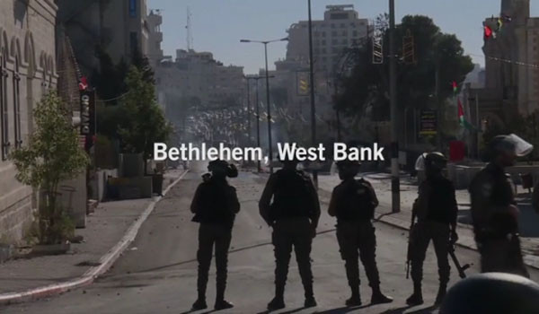 ▲ 요르단 강 서안 지역에 있는 베들레헴에서 일어난 반미·반이스라엘 시위에 대응하기 위해 늘어선 이스라엘 국경경찰들. ⓒ'타임 오브 이스라엘' 관련보도 화면캡쳐.