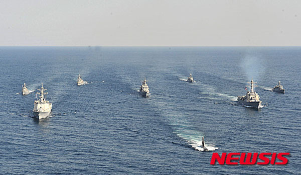 과거 '키 리졸브' 훈련에 참가한 한미 해군 전투함들. ⓒ뉴시스. 무단전재 및 재배포 금지.