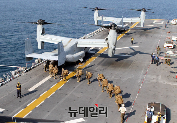 ▲ 한미 해병대 연합 '쌍룡훈련' 중인 한미 해병대원들이 MV-22 오스프리에 탑승하는 모습. ⓒ뉴데일리 DB.