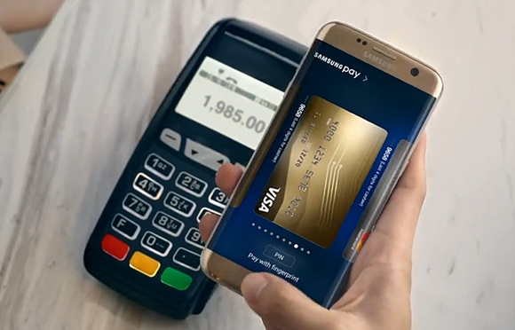 ▲ 삼성페이는 이체서비스와 함께 카드추천 서비스를 함께 제공한다. ⓒ삼성전자