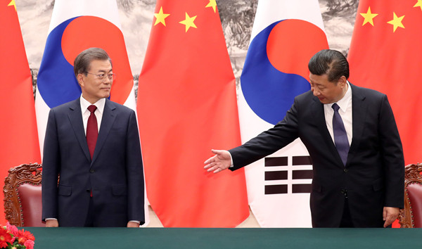 ▲ 14일 문재인 대통령과 시진핑 중국 국가 주석이 만난 모습. ⓒ뉴시스 DB