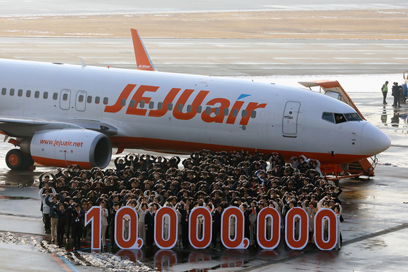 ▲ 제주항공은 12월18일자로 연간 탑승객수 1000만명을 돌파했다고 18일 밝혔다.ⓒ제주항공