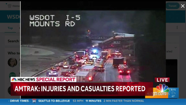 ▲ 탈선한 통근열차는 철교 아래 I-5 고속도로로 추락, 차량들과도 충돌했다고 한다. ⓒ美NBC뉴스 관련속보 화면캡쳐.