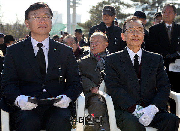 ▲ 왼쪽부터 이경근 서울지방보훈청장, 황길수 매헌윤봉길의사기념사업회장 ⓒ 뉴데일리 공준표