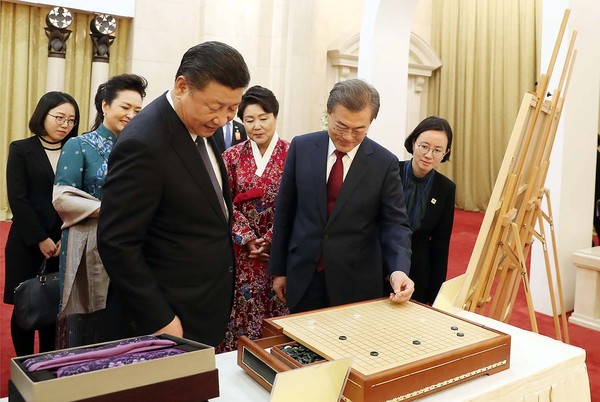 ▲ 문재인 대통령(오른쪽)과 시진핑 중국 국가주석. ⓒ청와대
