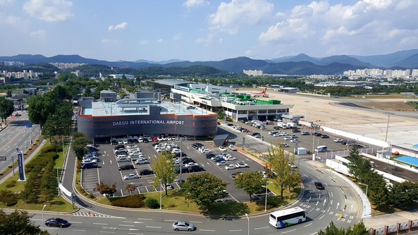 ▲ 올해 대구시정 베스트 1위에 ‘대구국제공항, 전국 4대 공항으로 비상’이 선정됐다. 사진은 대구공항 전경.ⓒ대구시