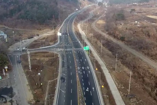 ▲ 새로 개통된 서천~보령 4차로.ⓒ대전국토청