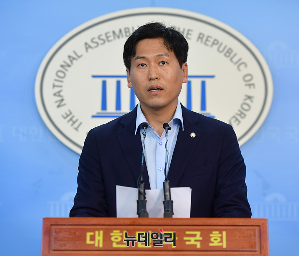 ▲ 손금주 국민의당 수석대변인이 지난 7월 21일 오후 국회 기자회견장에서 군 사망사고와 관련한 논평을 발표하고 있다. ⓒ뉴데일리 정상윤 기자