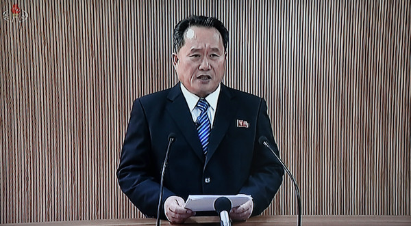 ▲ 북한 리선권 조국평화통일위원회 위원장이 3일 조선중앙방송에서 김정은의 입장 발표를 전하고 있다. ⓒ뉴시스