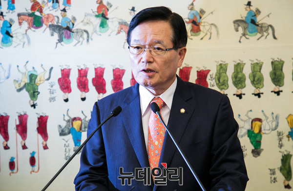 ▲ 지난 2016년 5월 퇴임기자회견을 갖고 소감을 밝히고 있는 정의화 전 국회의장. ⓒ뉴데일리 이종현 기자