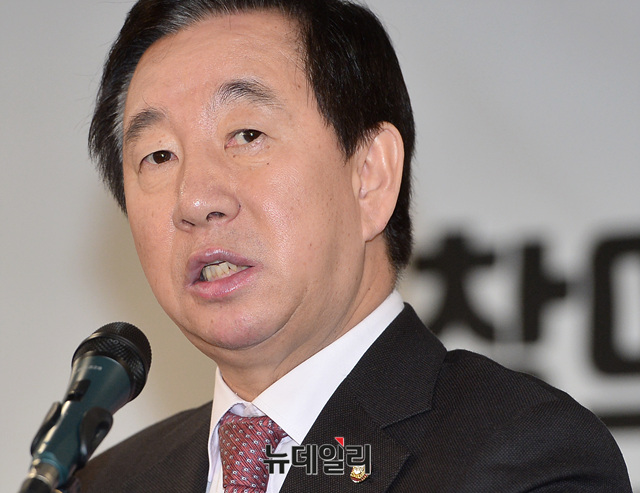 ▲ 2018 대한민국 교육계 신년교례회에서 김성태 자유한국당 원내대표가 축사하고 있다. ⓒ뉴데일리 공준표 사진기자