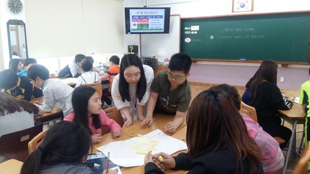 ▲ ‘체인지 메이킹 교육’을 진행하고 있는  효목초는 창의적 체험활동 시간을 활용, 학생들을 행동하는 미래 리더로 키우기 위한 교육에 열중하고 있다.ⓒ대구시교육청