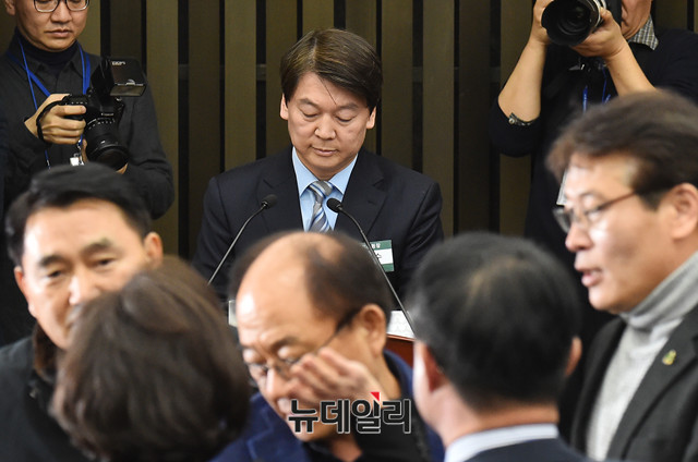 ▲ 안철수 국민의당 대표가 21일 오후 국회 의원회관에서 바른정당과 통합을 놓고 열린 제 9차 당무위원회에 참석해 발언하고 있다. ⓒ뉴데일리 이종현 기자