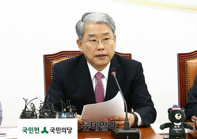 ▲ 김동철 원내대표가 15일 오전 국회에서 열린 최고위원회의에서 모두발언을 하고 있다. ⓒ뉴데일리 이종현 기자