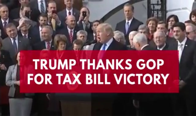 ▲ 美최대 유통업체 '월마트'가 최저시급을 9달러에서 11달러로 올린다면서 트럼프 정부의 세제 개혁에 감사를 표시했다고 한다. 사진은 美뉴스위크가 관련 소식을 보도하면서 편집한 영상. ⓒ美뉴스위크 관련보도 영상캡쳐.