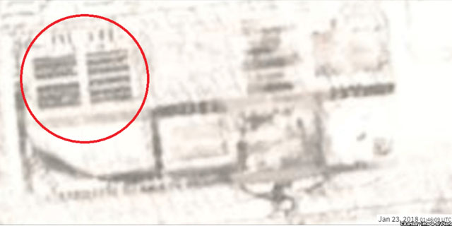 ▲ 美상업용 위성업체 '플래닛'이 촬영한 평양 미림비행장 인근 광장. 희미하게 보이는 줄과 점이 모두 북한군이다. ⓒ美VOA 관련보도 화면캡쳐.