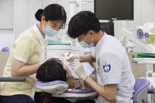 ▲ 충북보과대 치위생과 실습모습.ⓒ충북보과대