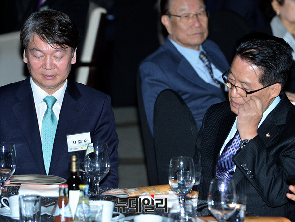 국민의당 안철수 대표(왼쪽)과 박지원 의원. ⓒ뉴데일리 공준표 기자
