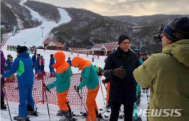 ▲ 북한이 한국 선수단에게 마식령 스키장을 무료로 쓰게 해줄까. 사진은 최근 美NBC의 마식령 스키장 현쟁취재 당시 모습. ⓒ뉴시스. 무단전재 및 재배포 금지.
