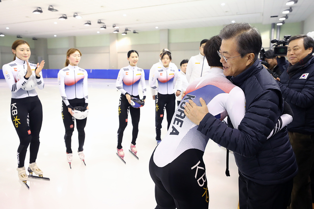 ▲ 문재인 대통령이 진천 선수촌을
 방문할 당시 모습. ⓒ청와대 제공