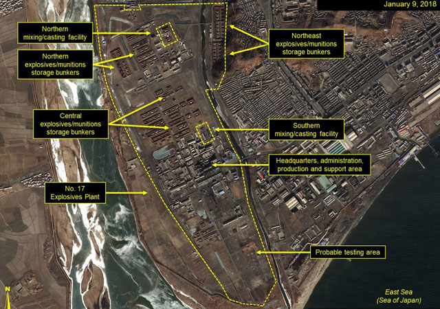 북한의 고체연료 로켓엔진 생산공장인 '제17호 공장' 위성사진. 1990년대 이전에는 이곳에서 연간 5,500톤 가량의 폭발물을 생산했다고 한다. ⓒ美38노스 공개사진-CNES 제공