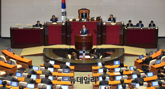 ▲ 더불어민주당 우원식 원내대표가 31일 국회 본회의장에서 교섭단체대표연설을 하고 있다. ⓒ뉴데일리 이종현 기자