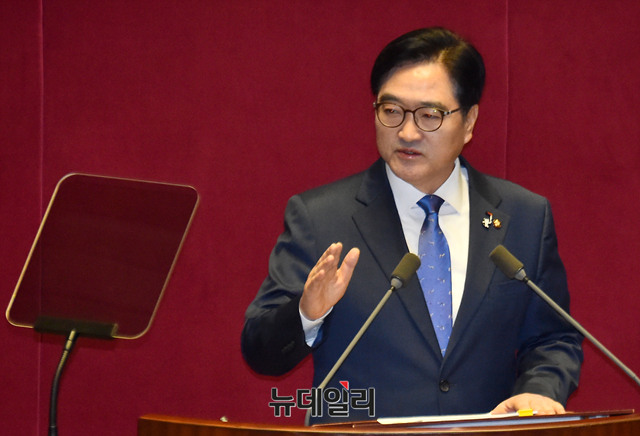 ▲ 더불어민주당 우원식 원내대표가 31일 국회 본회의장에서 교섭단체대표연설을 하고 있다. ⓒ뉴데일리 이종현 기자