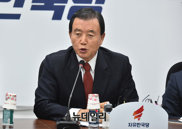 ▲ 자유한국당 홍문표 의원. ⓒ뉴데일리 이종현 기자