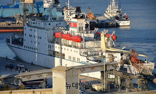 ▲ 강원도 동해 묵호항에 입항한 북한 만경봉92호의 모습. ⓒ동해(강원)=뉴데일리 정상윤 기자