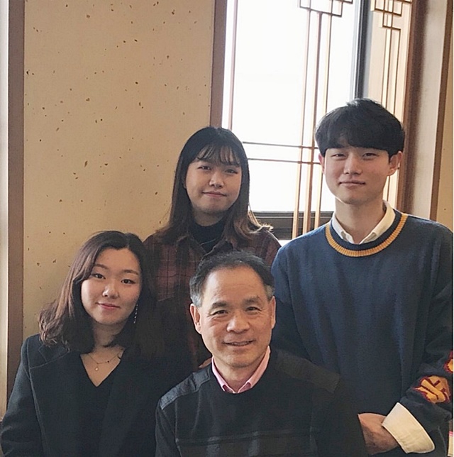 ▲ 프로젝트에 참여한 이수태 교수와 학생들.(왼쪽부터 강진주, 장지솔, 정상민)
ⓒ대구대학교