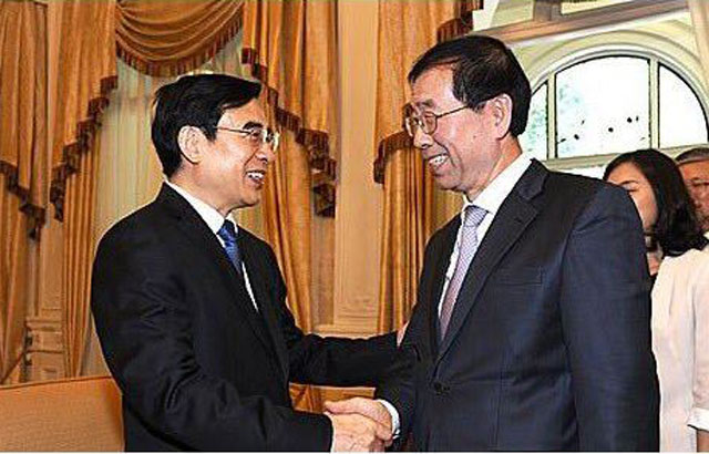 ▲ 2015년 8월 박원순 서울시장은 중국 정부 관계자를 만난 자리에서 