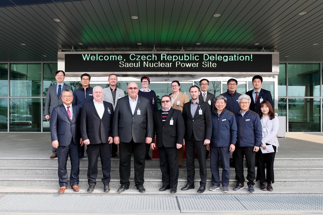 ▲ 한국을 방문 중인 체코 두코바니 지역 지자체장을 비롯한 지역협의회 일행 7명이 20일 한국수력원자력 새울본부를 찾아 현장을 둘러봤다.ⓒ한수원