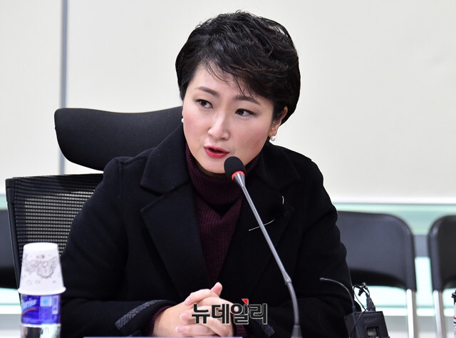 ▲ 이언주 바른미래당 의원이 21일 국회 의원회관에서 열린 '가상통화의 오해와 진실'토론회에서 발언하고 있다. ⓒ뉴데일리 이종현 기자