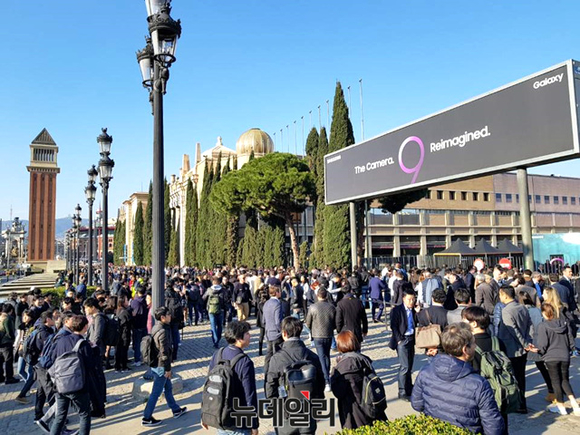 ▲ 삼성전자는 25일(현지시각) 스페인 바르셀로나에서 갤럭시S9 언팩행사를 열었다. 행사에는 글로벌 미디어와 파트너 등 5000여 명이 참석했다. ⓒ뉴데일리DB