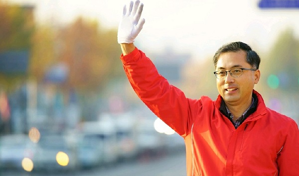 ▲ 박희조 전 청와대 행정관이 진심정치로 구민에 다가서고 있다.ⓒ박희조 캠프