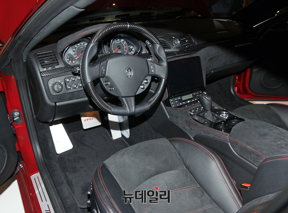 ▲ 마세라티의 그란투리스모 내부 모습.ⓒ이기륭 기자
