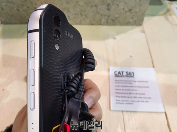 ▲ 캐터필러가 만든 러기드폰 CAT S61 모습. ⓒ뉴데일리DB