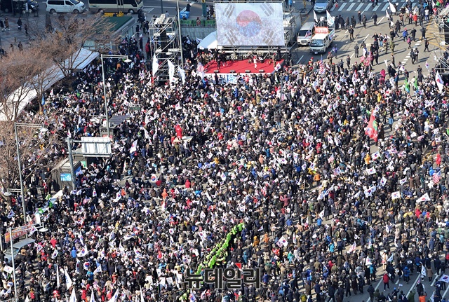 ▲ 99주년 3.1절을 맞아 서울 도심에서 대규모 태극기 집회가 열렸다.ⓒ뉴데일리 공준표 기자