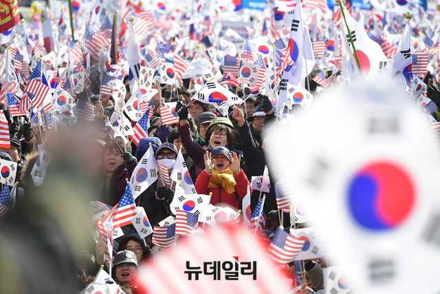 ▲ 1일 서울 종로구 광화문에서 '3.1절 국가회복 범국민대회'가 열렸다.ⓒ뉴데일리 정상윤 기자