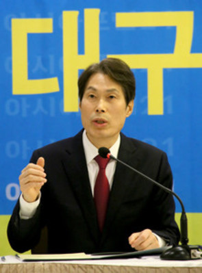 ▲ 이진훈 대구시장 예비후보가 권영진 대구시장의 공약 미이행률이 높다며 연일 비난의 화살을 날리고 있다.ⓒ이 후보 측