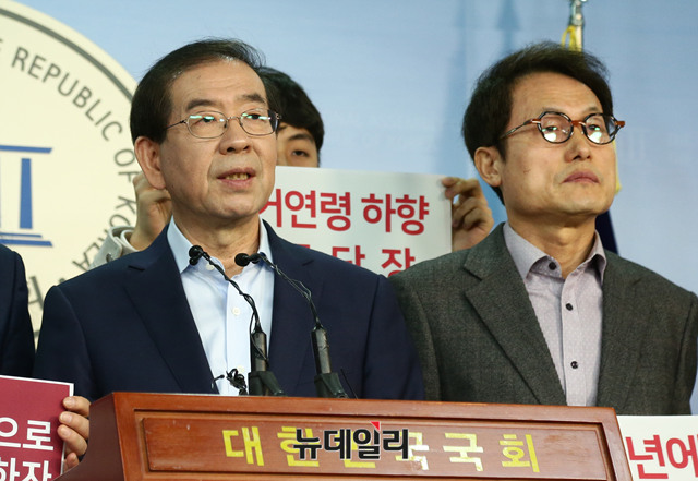 ▲ 이날 기자회견에 참석한 박원순 서울시장(좌), 조희연 서울시교육감(우). ⓒ뉴데일리 이종현 기자