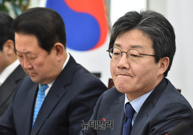 ▲ 유승민 바른미래당 공동대표가 지난달 21일 오전 국회에서 열린 최고위원-중진위원 연석회의에 참석해 생각에 잠겨 있다.ⓒ뉴데일리 이종현 기자