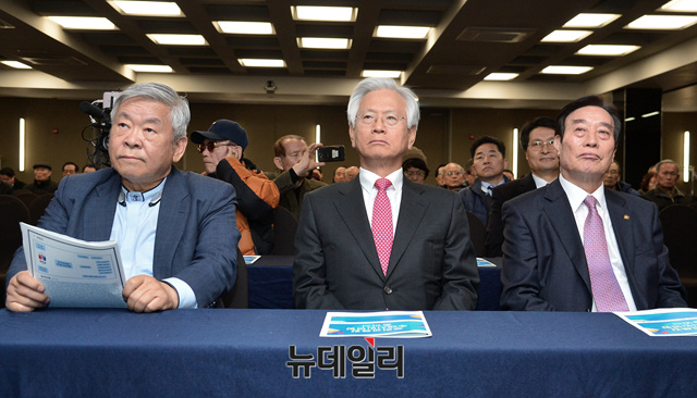 ▲ 왼쪽부터 서경석 목사, 고영주 변호사, 조상현 해병대 불자회장 ⓒ 뉴데일리 공준표