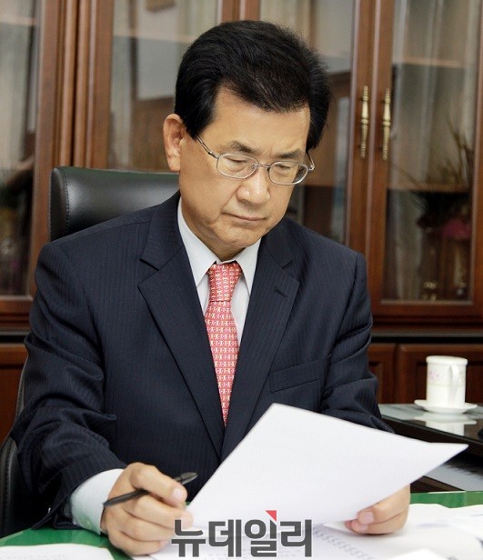 ▲ 이시종 충북도지사ⓒ뉴데일리 D/B