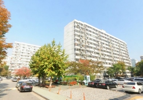 ▲ 개포주공8단지를 재건축하는 디에이치자이 개포는 올해 첫 '로또청약' 단지로 관심을 끌고 있다. 사진은 개포주공8단지 전경. ⓒ네이버거리뷰